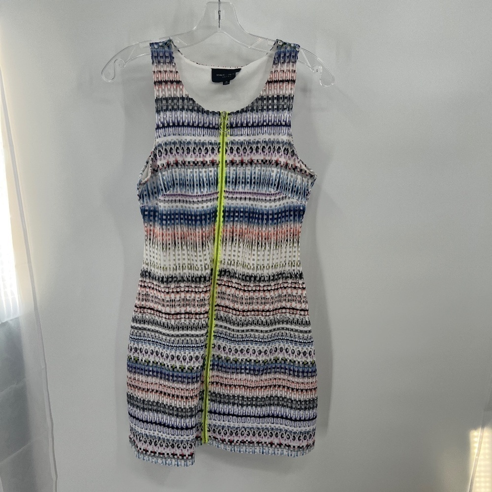 Romeo + Juliet Couture Dress Size M